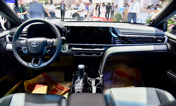 Nội thất Camry Hybrid 2025