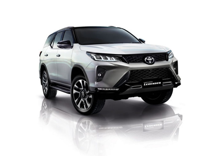 Toyota Fortuner 2023 có 7 phiên bản máy xăng và máy dầu